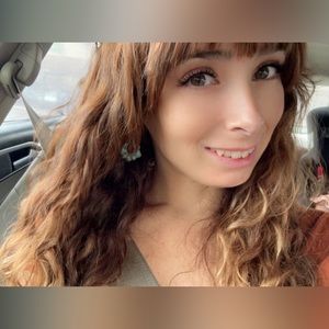 Meet your Posher, Lia